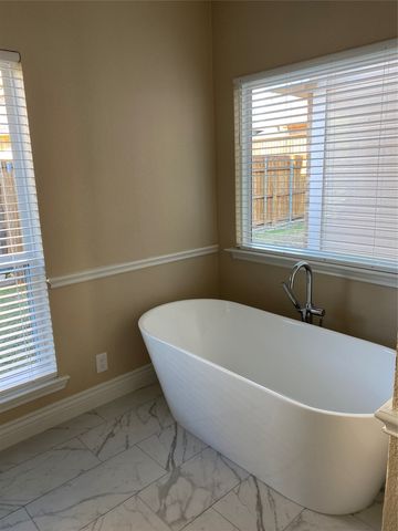 5556 Bentwood Trail, Dallas, TX 75252