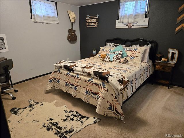 148 15th St, Burlington, CO 80807