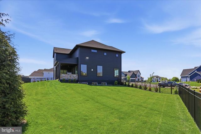 5848 WILD LILAC DR, East Petersburg, PA 17520