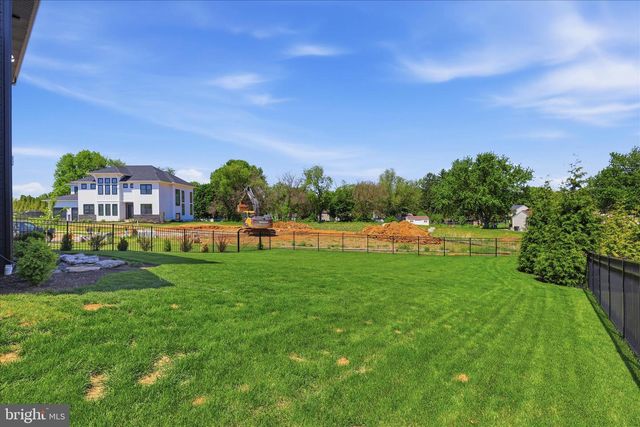 5848 WILD LILAC DR, East Petersburg, PA 17520