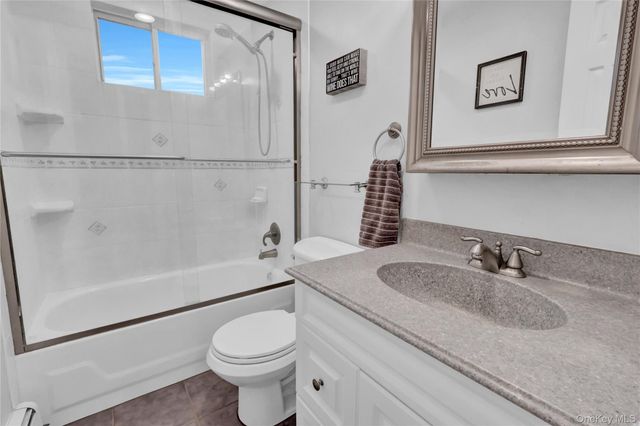 27 Kirby Lane, Ronkonkoma, NY 11779