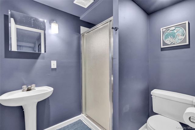 27 Kirby Lane, Ronkonkoma, NY 11779