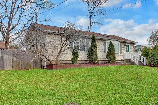 27 Kirby Lane, Ronkonkoma, NY 11779