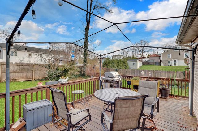 27 Kirby Lane, Ronkonkoma, NY 11779