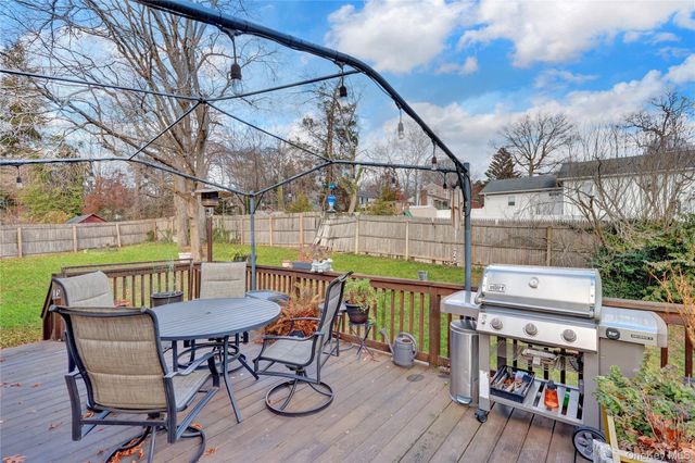 27 Kirby Lane, Ronkonkoma, NY 11779