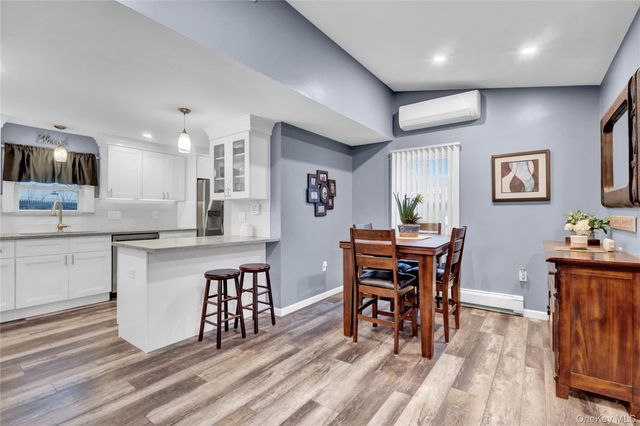 27 Kirby Lane, Ronkonkoma, NY 11779