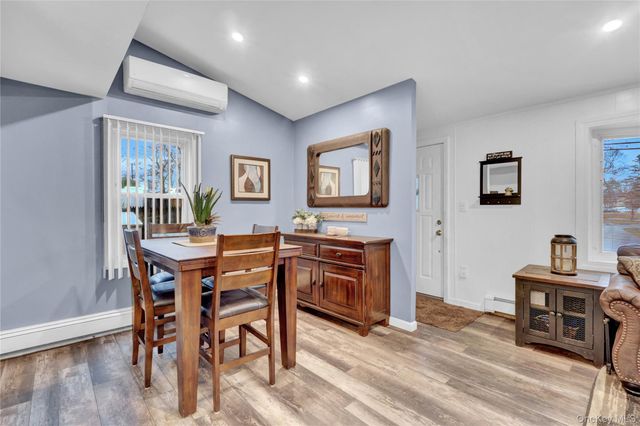 27 Kirby Lane, Ronkonkoma, NY 11779