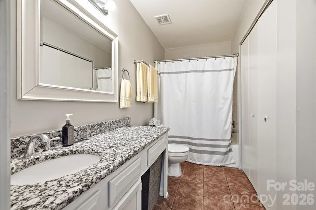 6355 Windsor Gate Lane, Charlotte, NC 28215