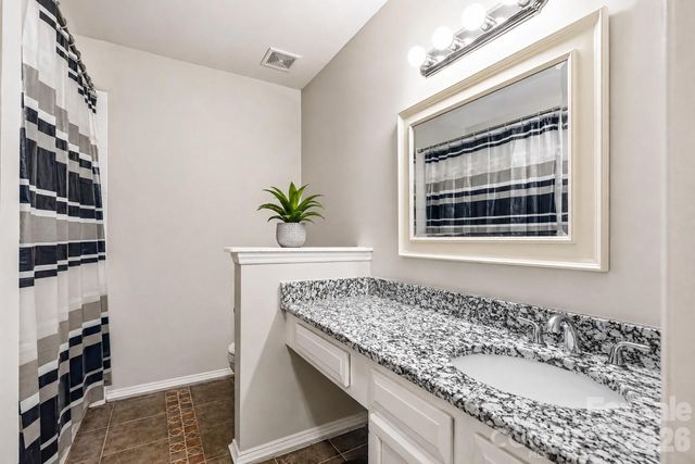 6355 Windsor Gate Lane, Charlotte, NC 28215