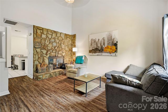 6355 Windsor Gate Lane, Charlotte, NC 28215