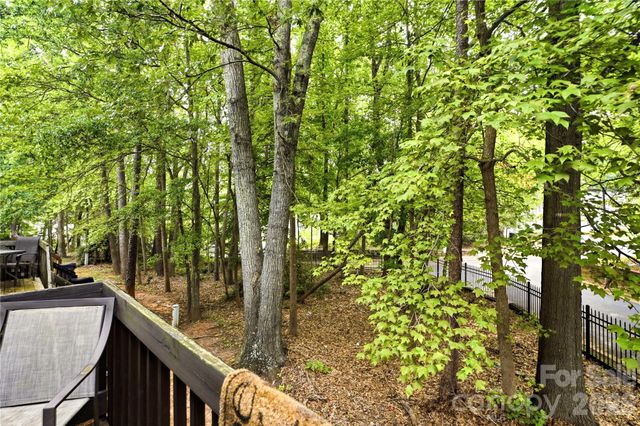 6355 Windsor Gate Lane, Charlotte, NC 28215