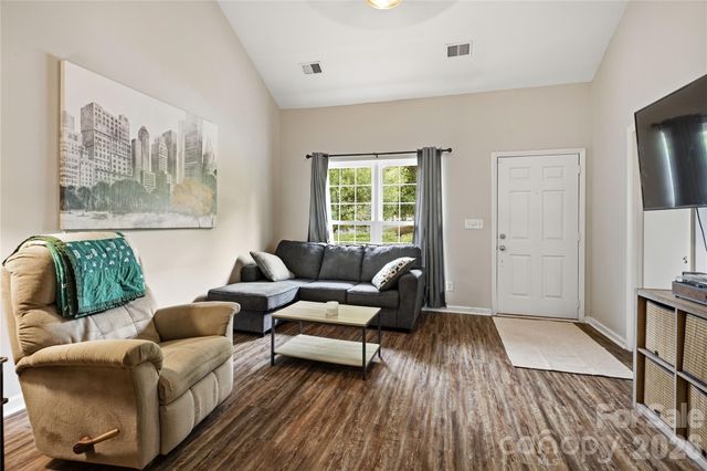 6355 Windsor Gate Lane, Charlotte, NC 28215