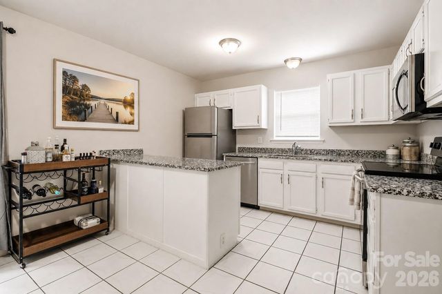 6355 Windsor Gate Lane, Charlotte, NC 28215