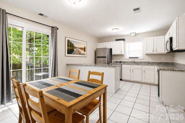6355 Windsor Gate Lane, Charlotte, NC 28215