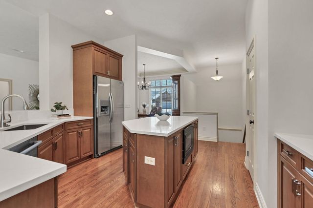 2014 N Paddock Green Ct, Wichita, KS 67206