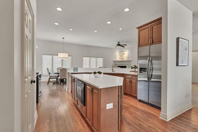 2014 N Paddock Green Ct, Wichita, KS 67206