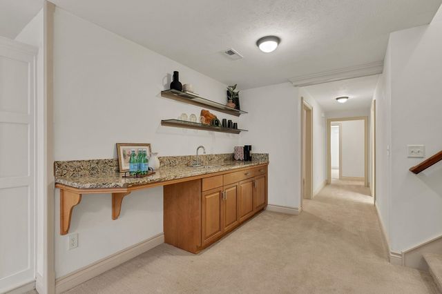 2014 N Paddock Green Ct, Wichita, KS 67206