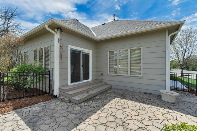2014 N Paddock Green Ct, Wichita, KS 67206