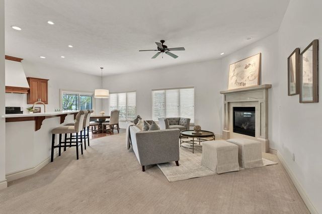 2014 N Paddock Green Ct, Wichita, KS 67206