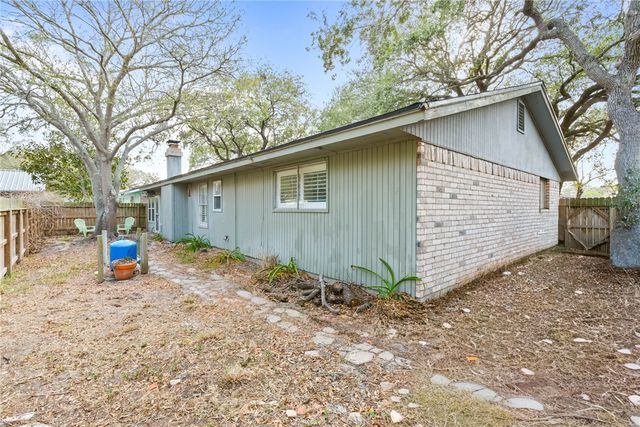 2130 Eastwind St, Ingleside, TX 78362