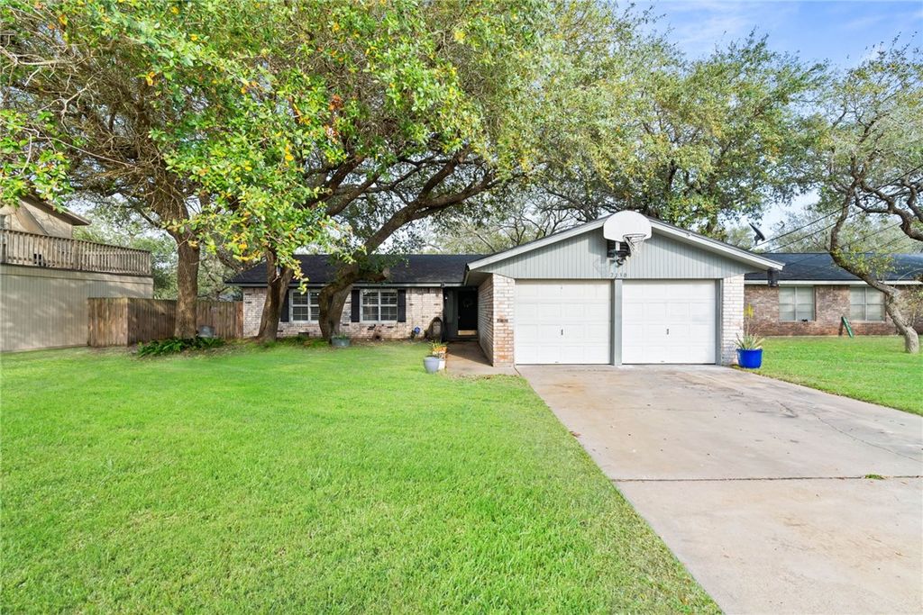 2130 Eastwind St, Ingleside, TX 78362