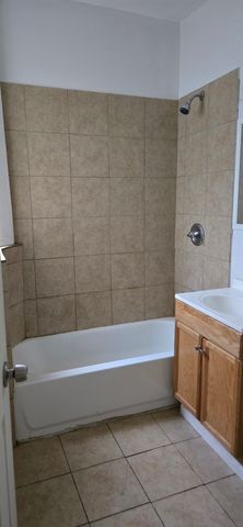 2909 W Harrison Street, Chicago, IL 60612