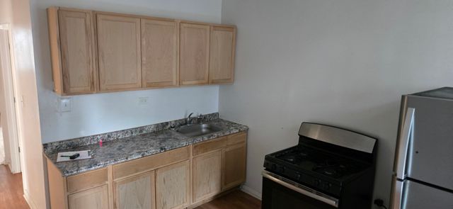 2909 W Harrison Street, Chicago, IL 60612