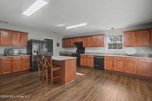 10600 Kentucky Cove, Vancleave, MS 39565