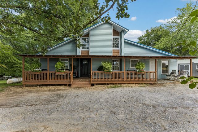 38 N Old Military Rd, Summertown, TN 38483