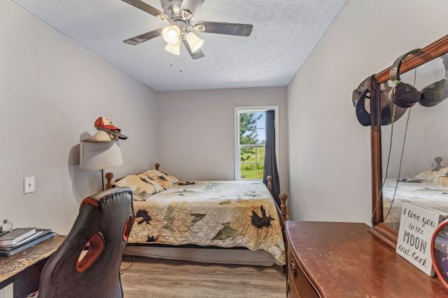 38 N Old Military Rd, Summertown, TN 38483