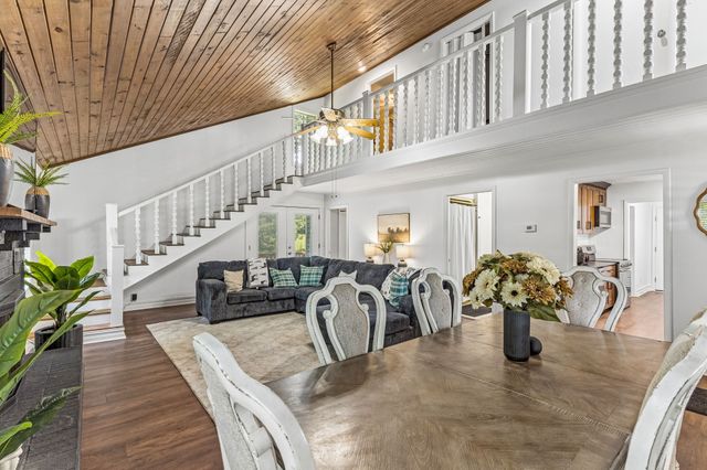 38 N Old Military Rd, Summertown, TN 38483