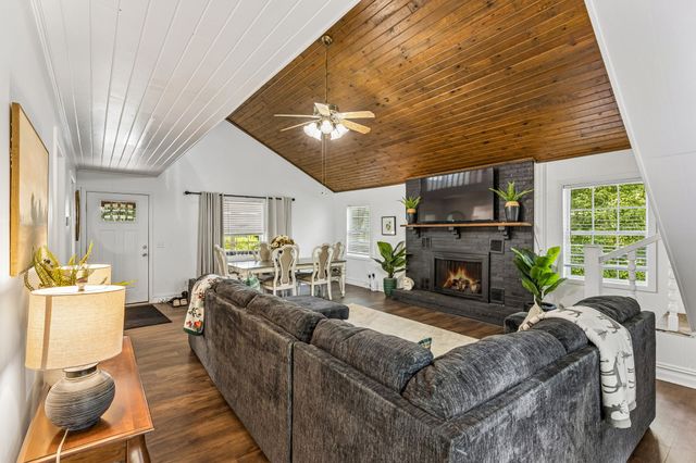 38 N Old Military Rd, Summertown, TN 38483