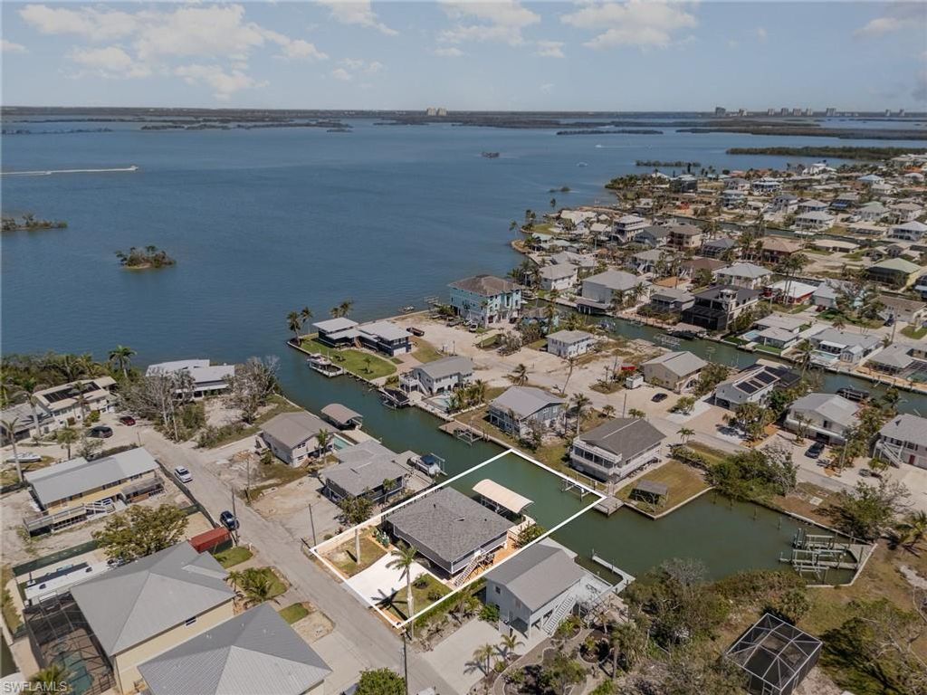240 Driftwood LN, FORT MYERS BEACH, FL 33931 — photo 3