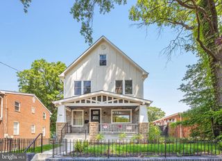 2806 FRANKLIN ST NE, Washington, DC 20018