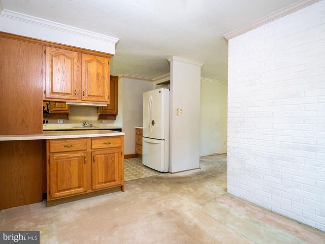6108 EVERGLADES DR, Alexandria, VA 22312