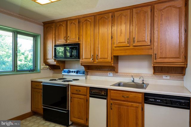 6108 EVERGLADES DR, Alexandria, VA 22312