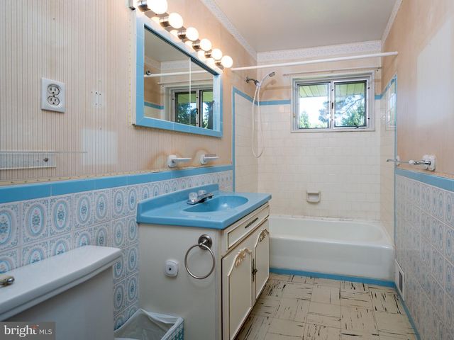 6108 EVERGLADES DR, Alexandria, VA 22312