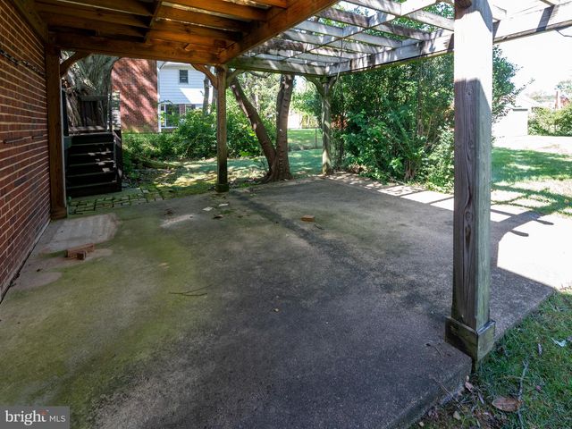 6108 EVERGLADES DR, Alexandria, VA 22312