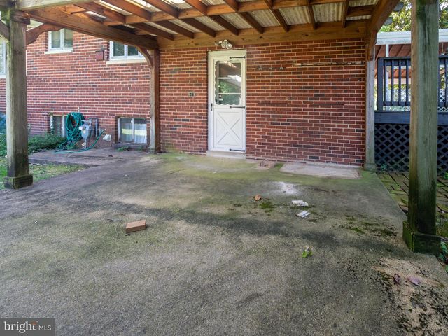 6108 EVERGLADES DR, Alexandria, VA 22312