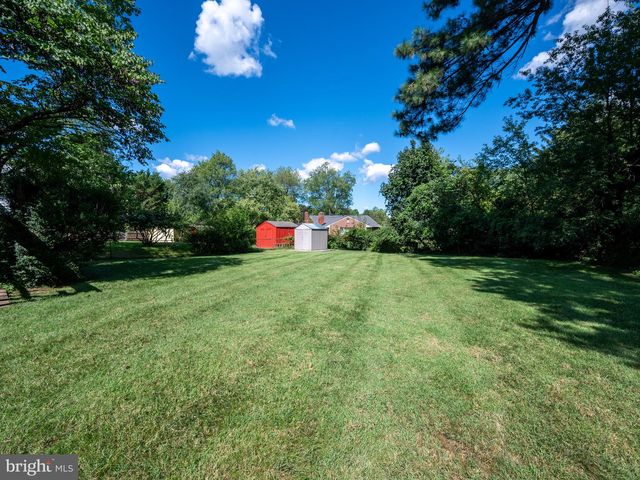 6108 EVERGLADES DR, Alexandria, VA 22312