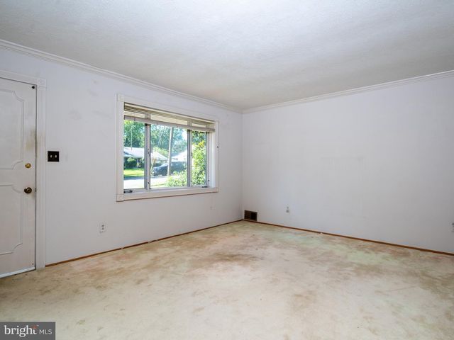 6108 EVERGLADES DR, Alexandria, VA 22312