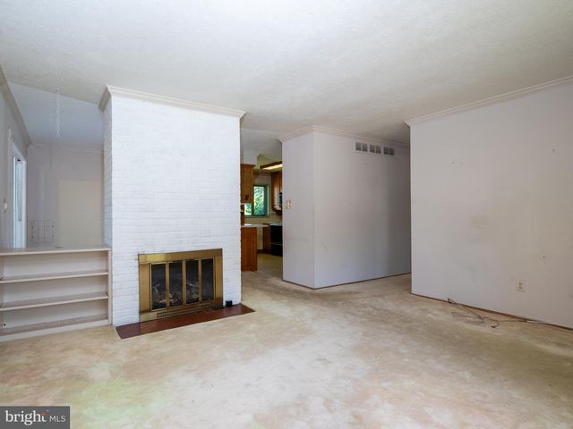 6108 EVERGLADES DR, Alexandria, VA 22312