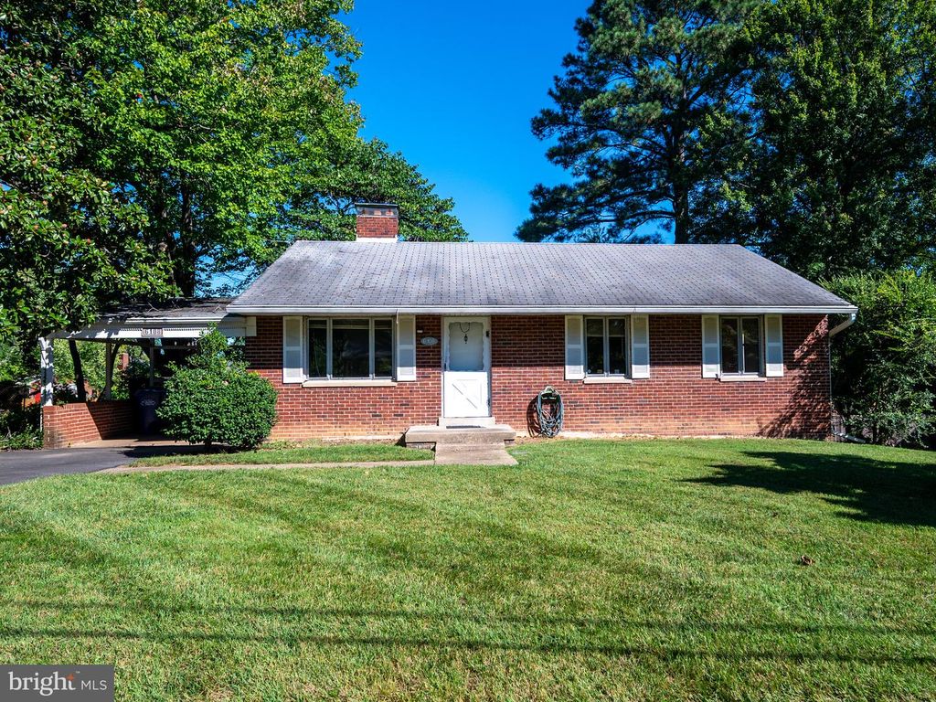 6108 EVERGLADES DR, Alexandria, VA 22312