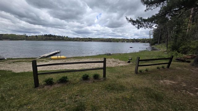 284 S Parker Lake Road, Oxford, WI 53952
