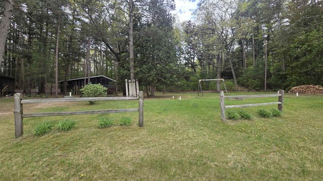 284 S Parker Lake Road, Oxford, WI 53952