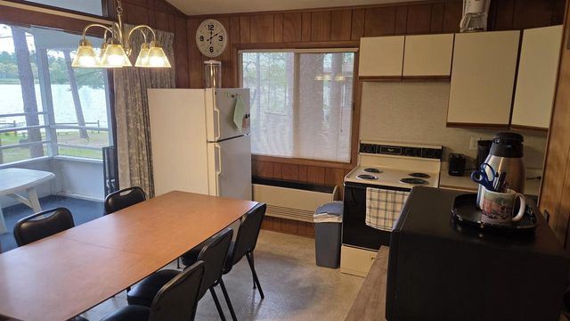 284 S Parker Lake Road, Oxford, WI 53952