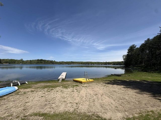 284 S Parker Lake Road, Oxford, WI 53952