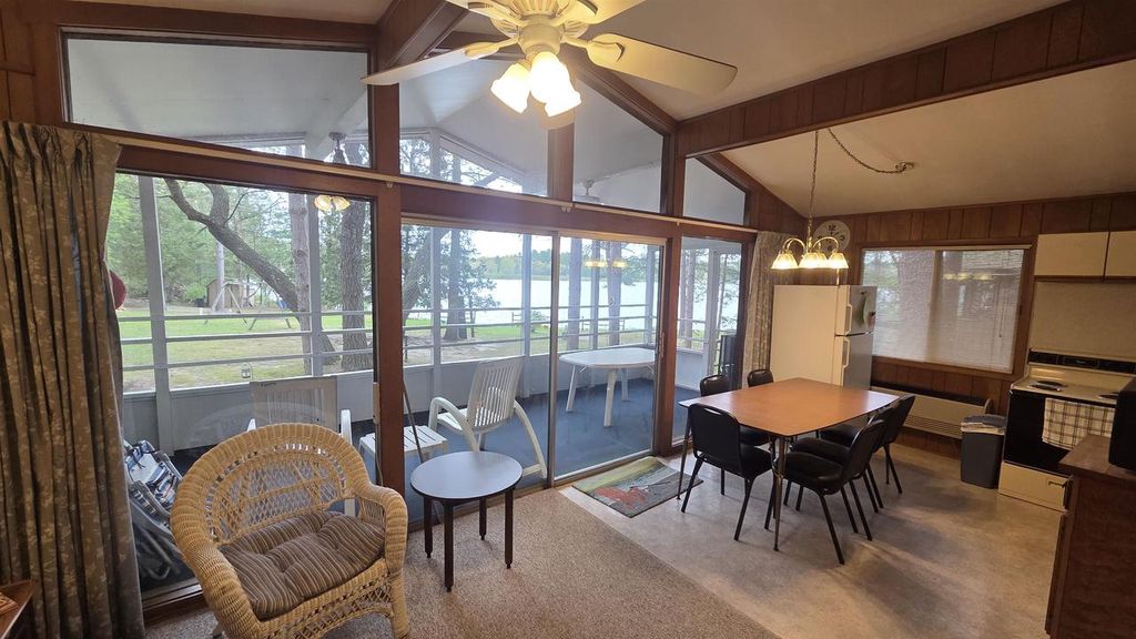 284 S Parker Lake Road, Oxford, WI 53952