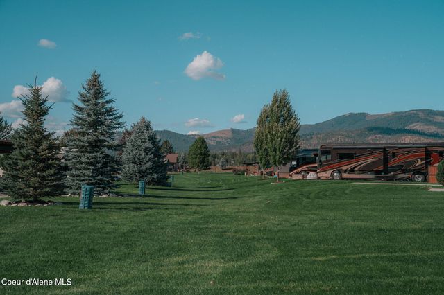 43 Sand Trap LN, Blanchard, ID 83804