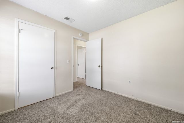 10434 SHALLOW XING, Converse, TX 78109